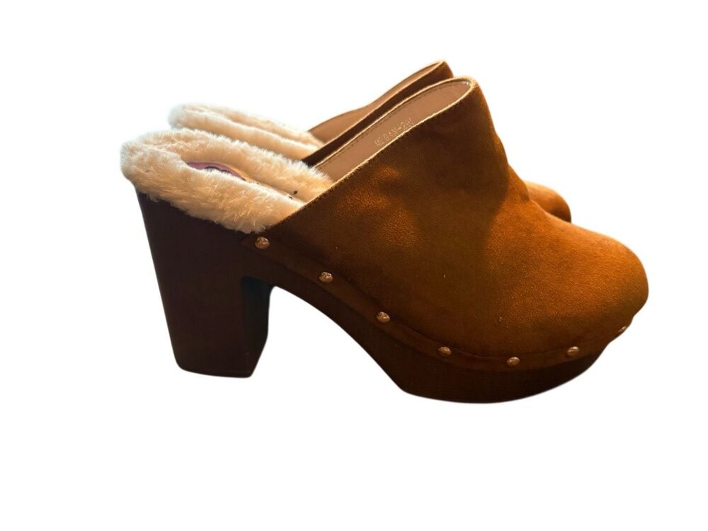 Mudd winter clogs size 8.5 New With Tags